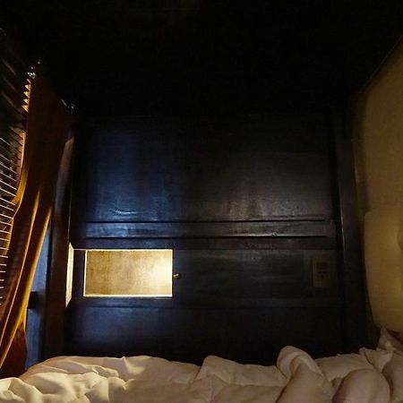 Bed And Butler Hostel Bangkok Kültér fotó