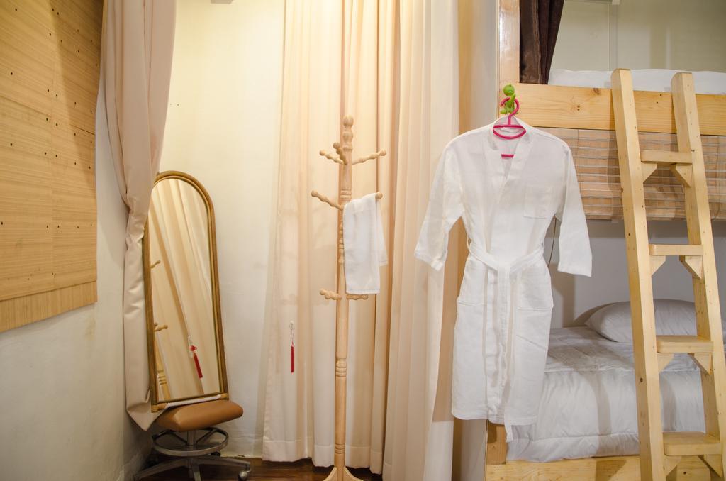 Bed And Butler Hostel Bangkok Kültér fotó
