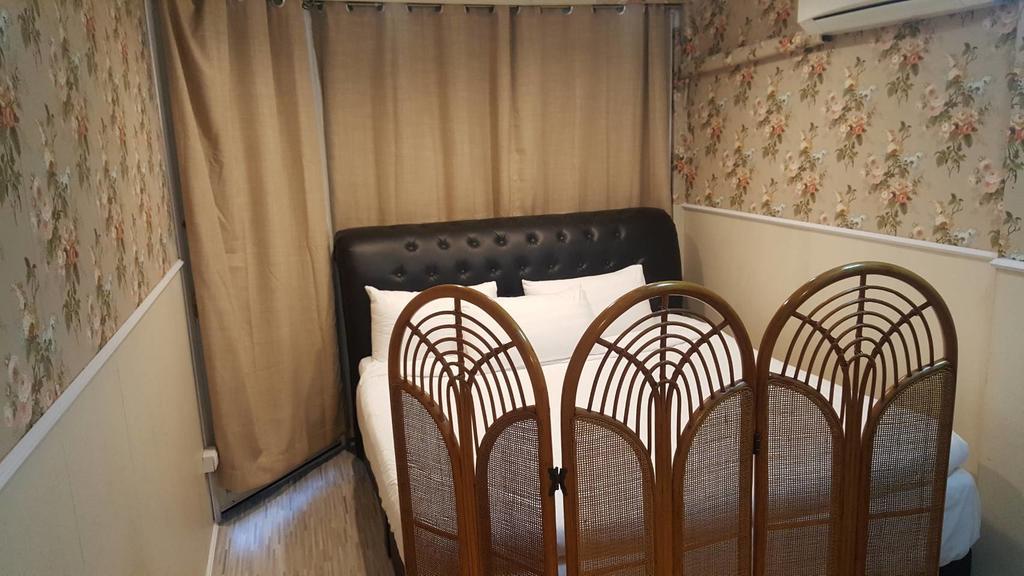 Bed And Butler Hostel Bangkok Kültér fotó
