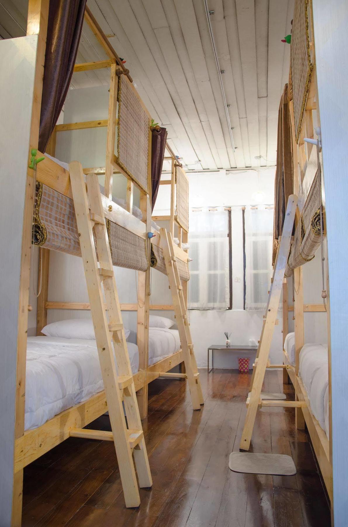 Bed And Butler Hostel Bangkok Kültér fotó